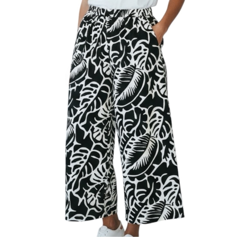 Olive + Rose Black White Leaf Print Cropped Wide Leg Pants Pull-On Pockets M